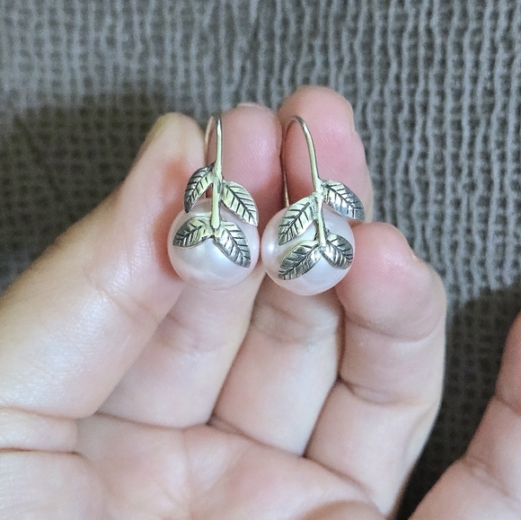 Annika Witt Pink🩷 Pearl And Leaves🍃 Earrings - Picture 14 of 16